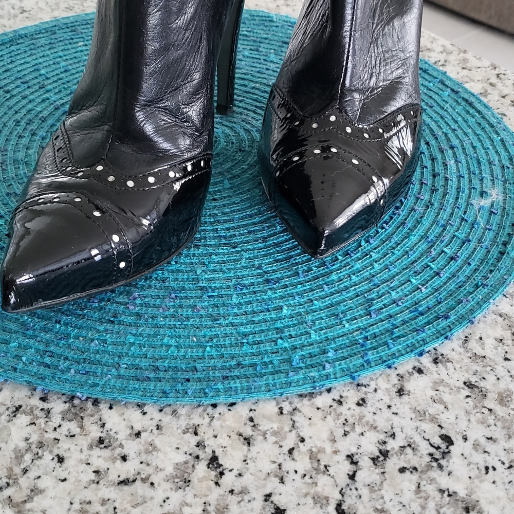 Shoes - Picture 5 of 8